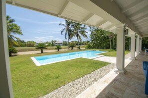 Tortuga B7 - Golf villa with golf cart, walking distance to the beach (4201)