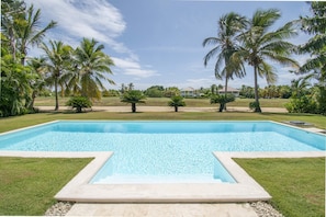 Tortuga B7 - Golf villa with golf cart, walking distance to the beach (4203)