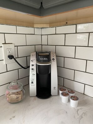 Kaffee und/oder Kaffeemaschine