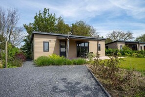 Außenseite Ferienhaus [Sommer]