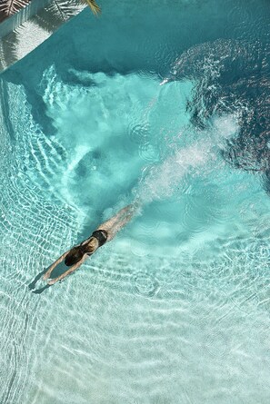Infinity pool
