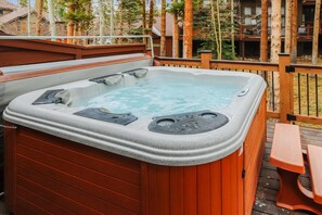 Hot Tub, Village Point 109, Breckenridge Vacation Rental