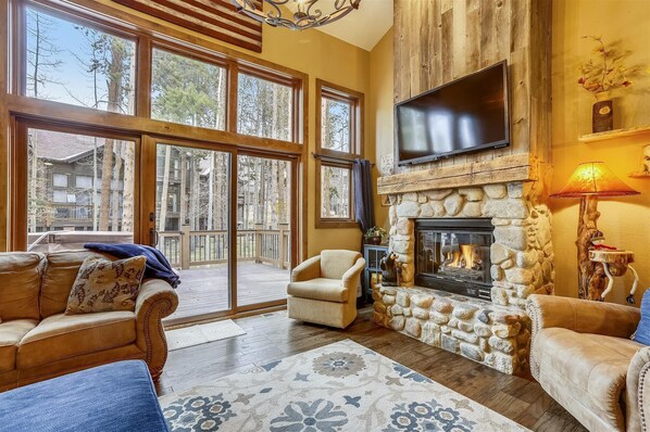 Living Room, Village Point 109, Breckenridge Vacation Rental