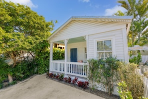 Adorable Key West cottage