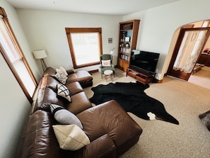 Great living room, huge bay window!
Tons of natural light.
Fantastic couch 