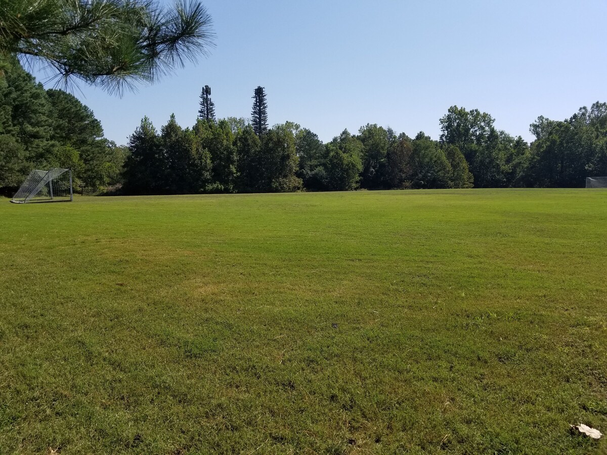 Kingsmill Condo on Golf Course 9th Fairway! Local owner