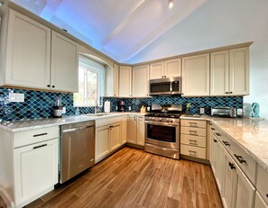 Beautiful Kitchen w/ Gas Stove and all you need for any meal!