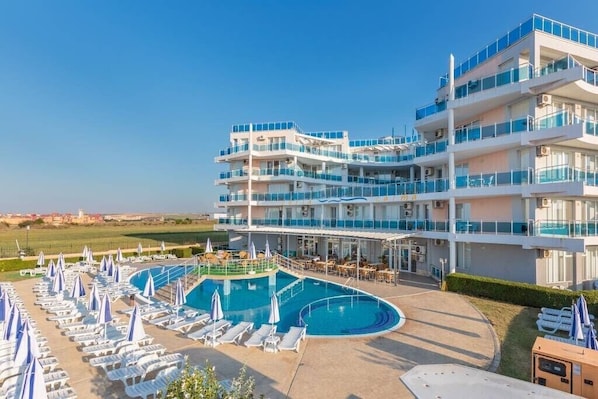 Sunbathing terrace