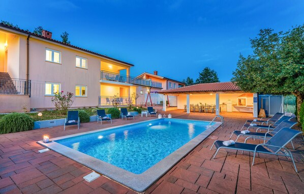 pool