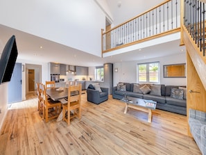 Open plan living space | Ty Godro - Vale of Llangollen Farm Cottages, Trevor, near Llangollen