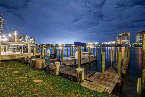 Steps from the door and you are at the boat slip. Bring your boat, jet skis, or use our paddle boards/kayaks. No need to pack anything up when you can watch the kids/teens from the deck outside the home. 