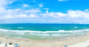 The beautiful beaches of Daytona Beach Shores 