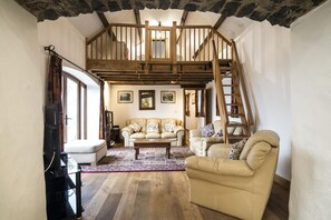 Orchard Cottage - Barn Conversion - Beavers Hill (1106)