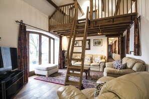 Orchard Cottage - Barn Conversion - Beavers Hill (1103)