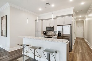 Kitchen bar