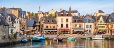 un lieu de sérénité ,de beauté et de rareté ...
Le PORT de ST GOUSTAN