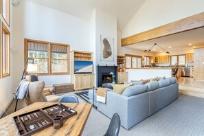 2.1-haven-on-hang-glider-mountain-village-living-room8-edit