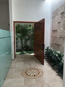 Private House with Swiming Pool in Golf course El Tigre.