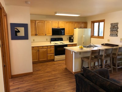 New to Vrbo: Riverfront Condo #1 w/patio, 1blk to town, Wifi, 40min WinterPark