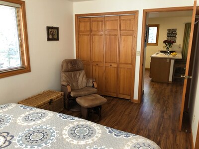 New to Vrbo: Riverfront Condo #1 w/patio, 1blk to town, Wifi, 40min WinterPark