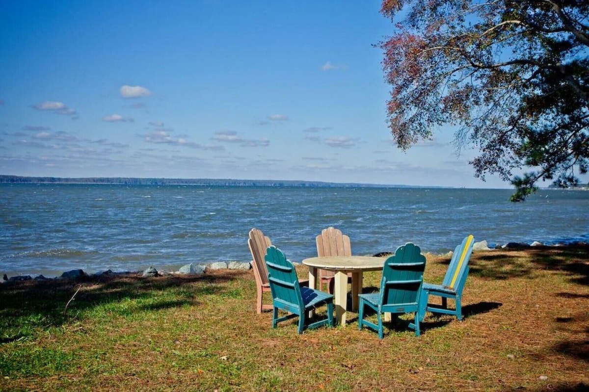 Amazing Waterfront Getawaylong Term Renters are Welcome!