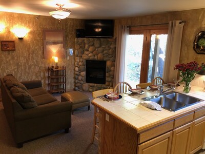 New to Vrbo: Riverfront condo #3 w/ patio, 1block to town,Wifi,20 min ski granby