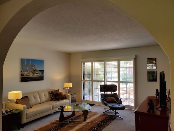 Living room towards the main terrace