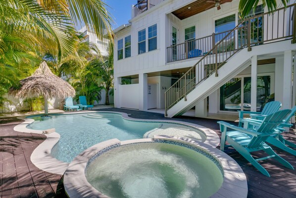 Private Heated Pool and Hot Tub
