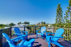 Rooftop Deck