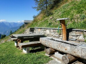 Natural Landscape, Mountain, Alps, Nature Reserve, Mountain Range, Grass, Landscape, Tree, Table, Architecture