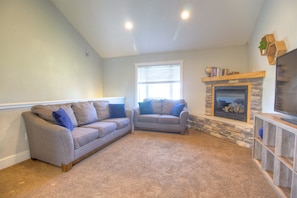 Living room with gas fire place.