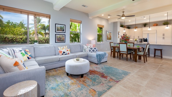 Bright and beautiful open-concept in Kulalani