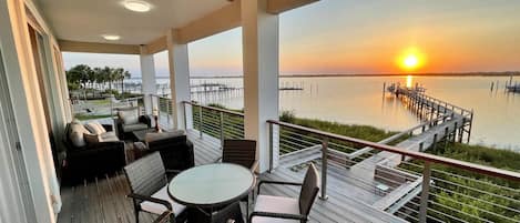 Luxury House Rental with Pier and Dock - New Deck and Railing