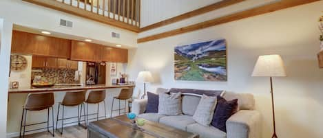 201C Mountain Side 1BR+Loft 1BA - a SkyRun Summit Property - 