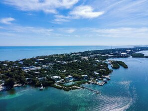 Easy Walk to The Lorelei, Islamorada Fishing Club, Islamorada Brewery, etc.