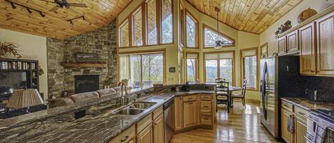 Kitchen/Living Area