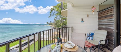 Kahana Reef 221 lanai with ocean view1