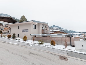 Ciel, Plante, Bâtiment, Fenêtre, Neige, Pente, Arbre, Maison, Asphalte, Gelé