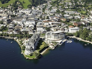 Water, Building, Water Resources, Plant, Tree, House, Urban Design, Watercourse, Coastal And Oceanic Landforms, Bank