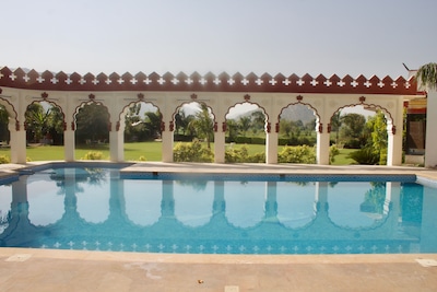 Deluxe Room @ Resorts in Pushkar Close to Lake and Market 