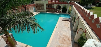 Deluxe Room @ Resorts in Pushkar Close to Lake and Market 