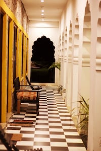 Deluxe Room @ Resorts in Pushkar Close to Lake and Market 