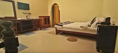 Deluxe Room @ Resorts in Pushkar Close to Lake and Market 