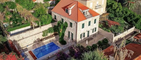 Sensational Dubrovnik Villa | Villa Filia | 4 Bedrooms | Overlooking Dubrovnik City Walls | Old Town
