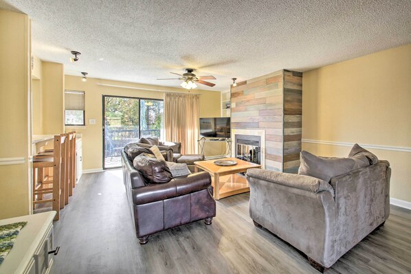 Hot Springs Vacation Rental | 2 BR | 2 BA | 2nd Floor | 1 Story