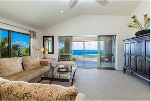 Large living room with vaulted ceilings