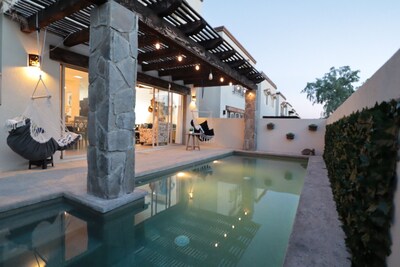 ‘NEW’ Boho Cabo-Private Pool, 10 min to action