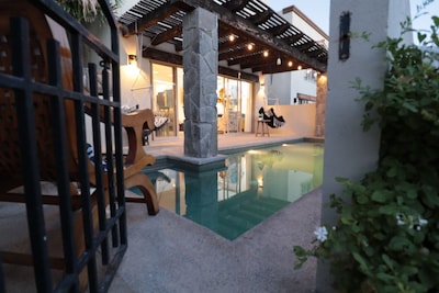 ‘NEW’ Boho Cabo-Private Pool, 10 min to action