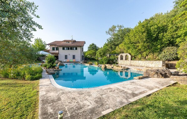 pool
