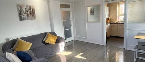 Luxurious and Cosy Apartment in city centre  Available